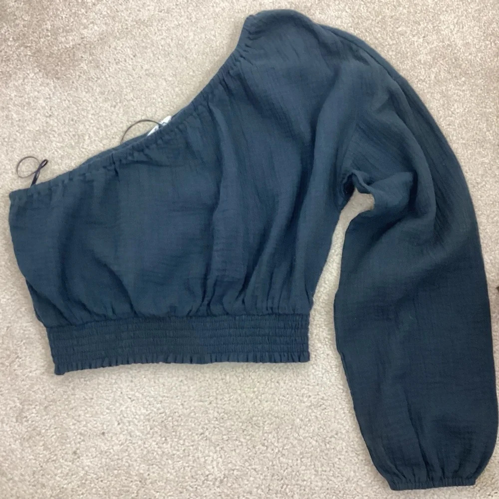 Le Lis Collection One Shoulder Gauzy Crop Top Small NWT